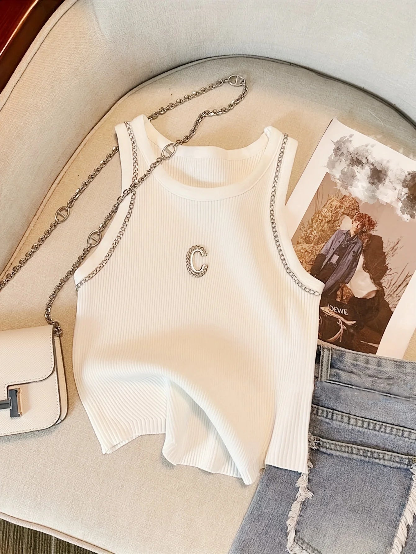 Elegant White Ribbed Knit Vest with Chain Sleeveless Round Neck Crop Top for Women Spring Summer Fashion Casual Style Rhinestone