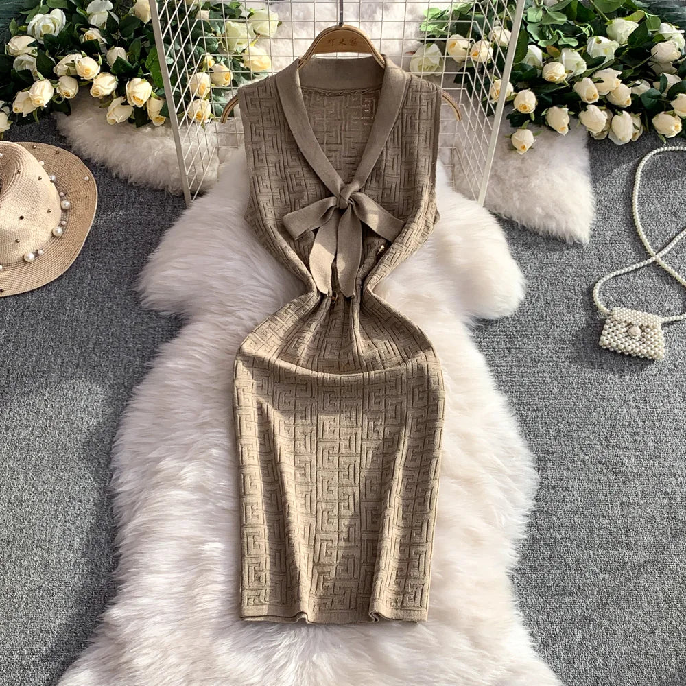 2025 New Summer Women Vintage V-neck Sleeveless Knitted Dress Lace Up Bow Double Breasted Solid Elastic Slim Party Dress